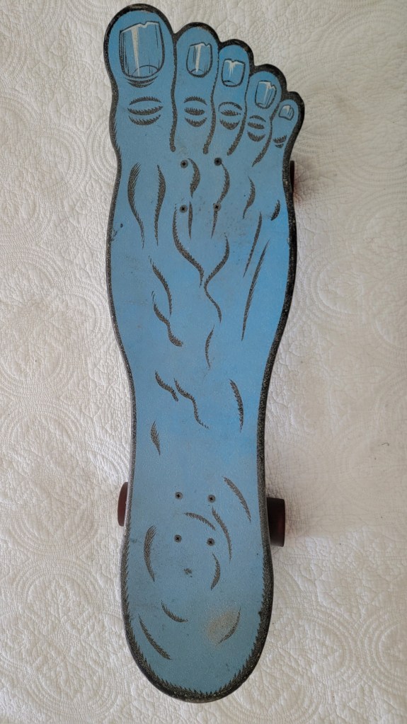 Santa Cruz Screaming Foot Cruiser skateboard right foot top